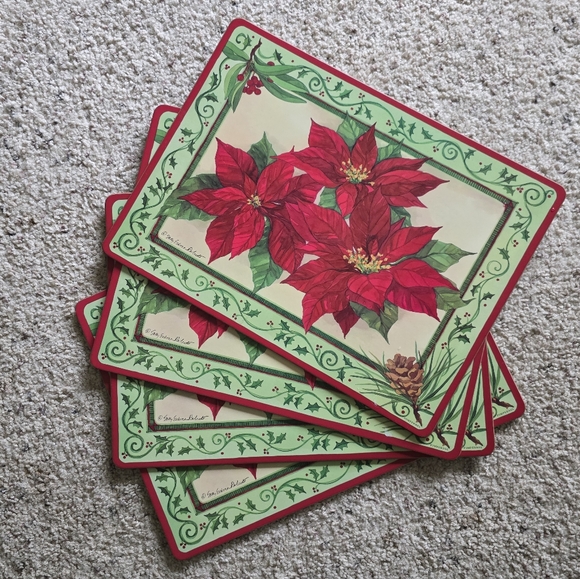 Christmas holiday poinsettia placemats, set of 4 - Picture 1 of 7